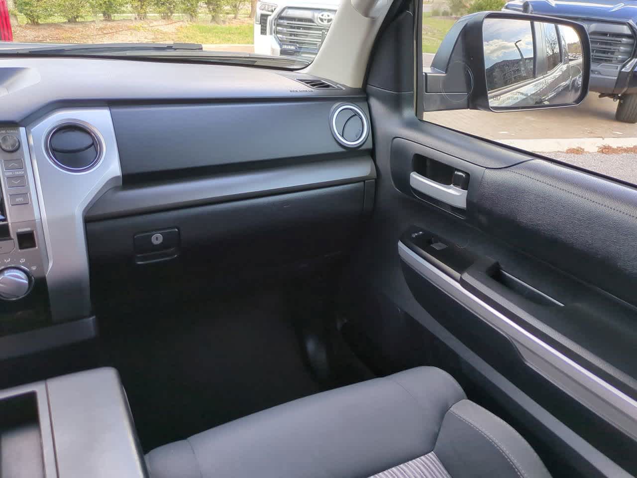 Thumbnail: 2015 Toyota Tundra - 16