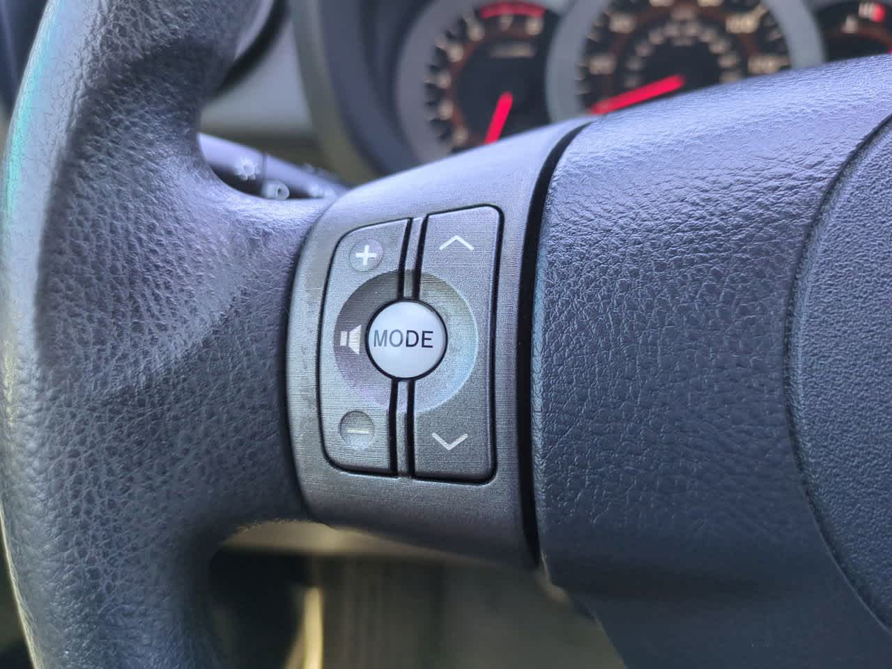 Thumbnail: 2012 Toyota RAV4 - 20