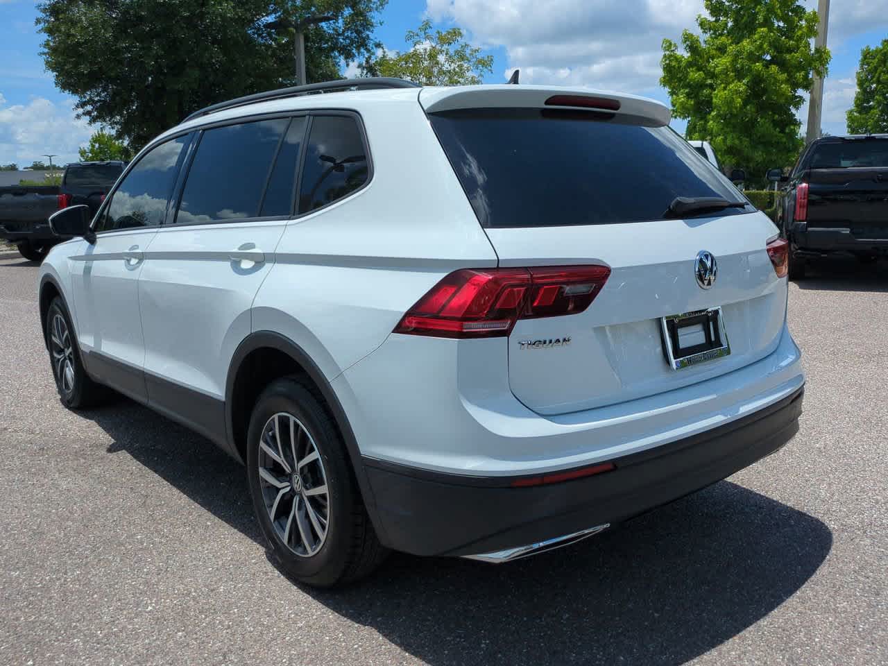 Thumbnail: 2021 Volkswagen Tiguan - 4
