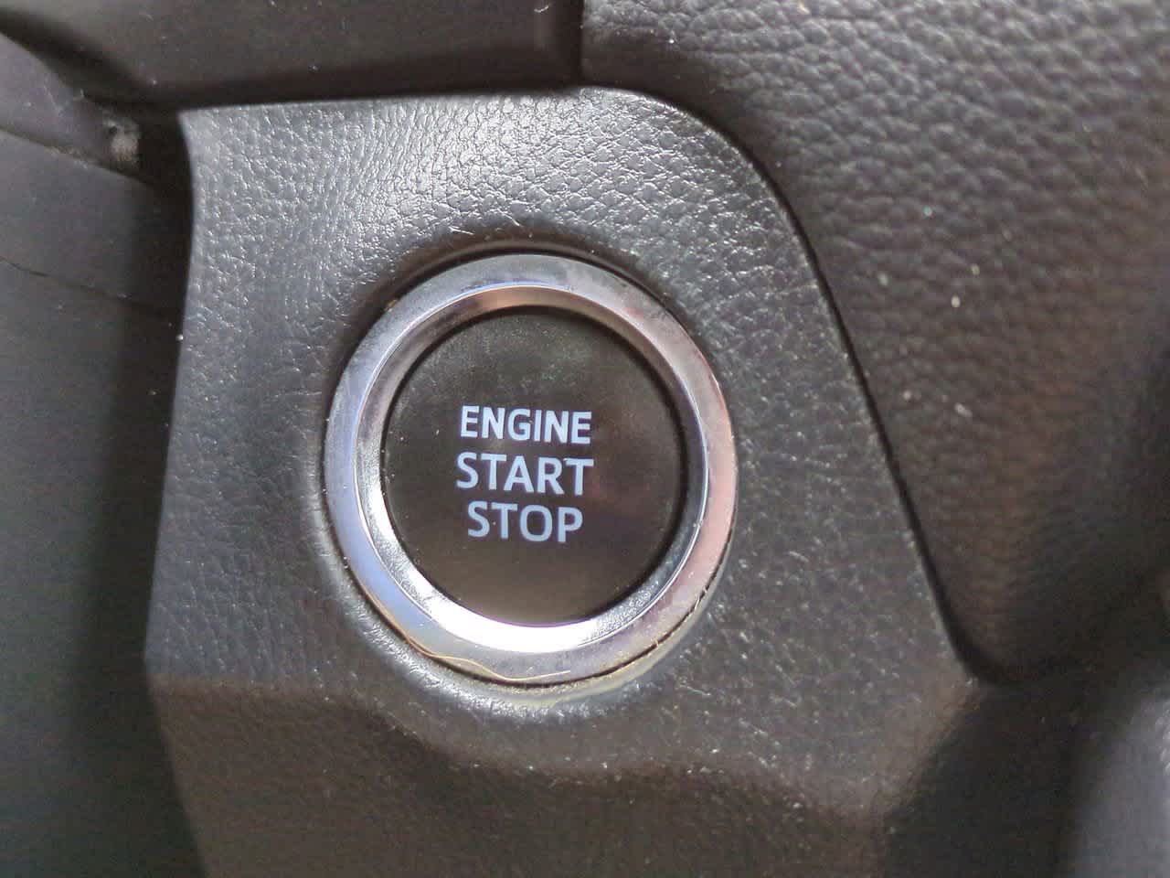 Thumbnail: 2020 Toyota RAV4 - 24