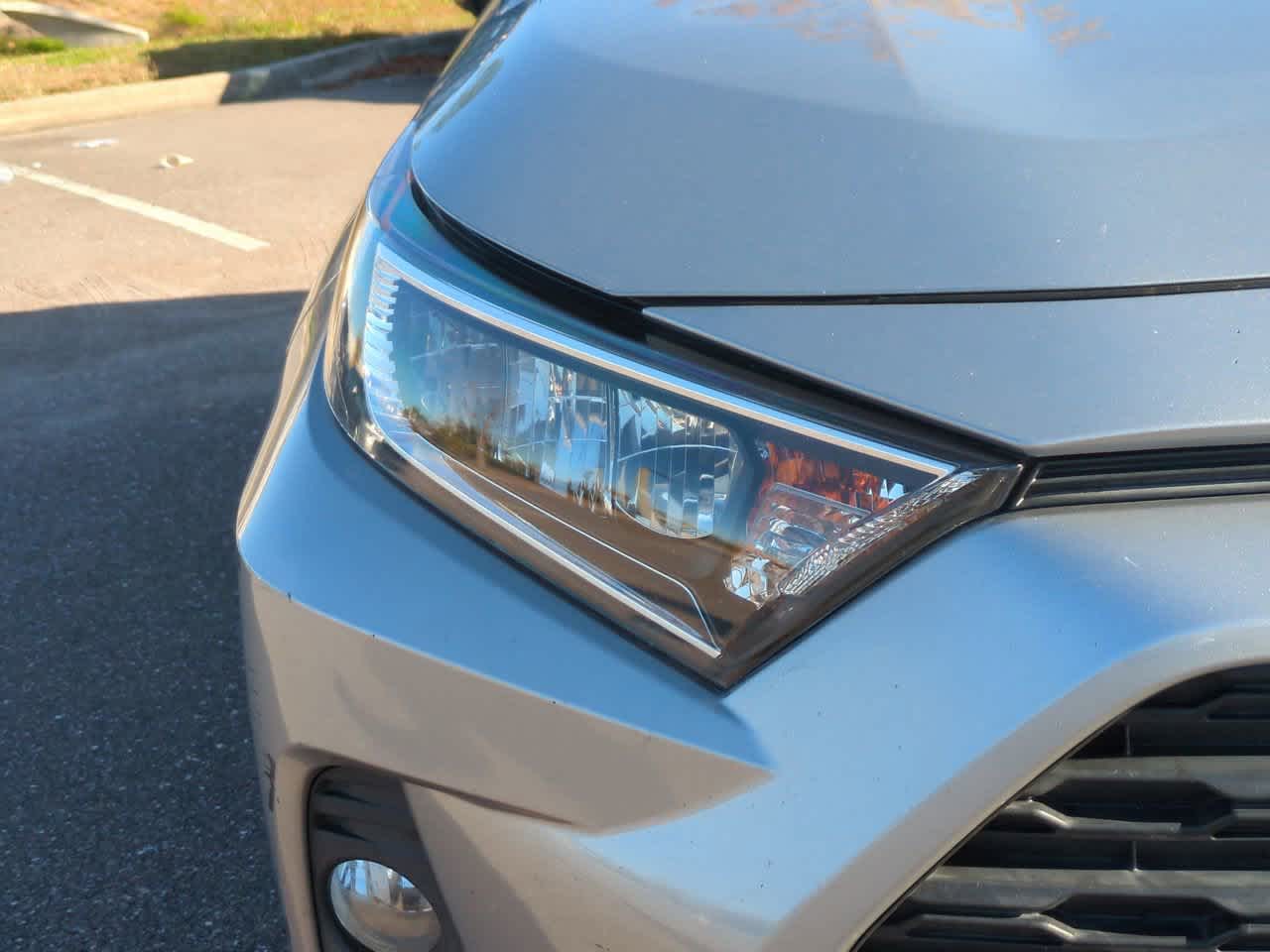 Thumbnail: 2019 Toyota RAV4 - 9