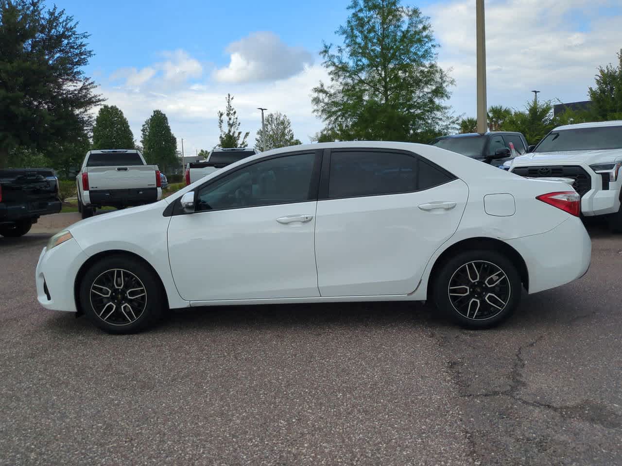 Thumbnail: 2015 Toyota Corolla - 3