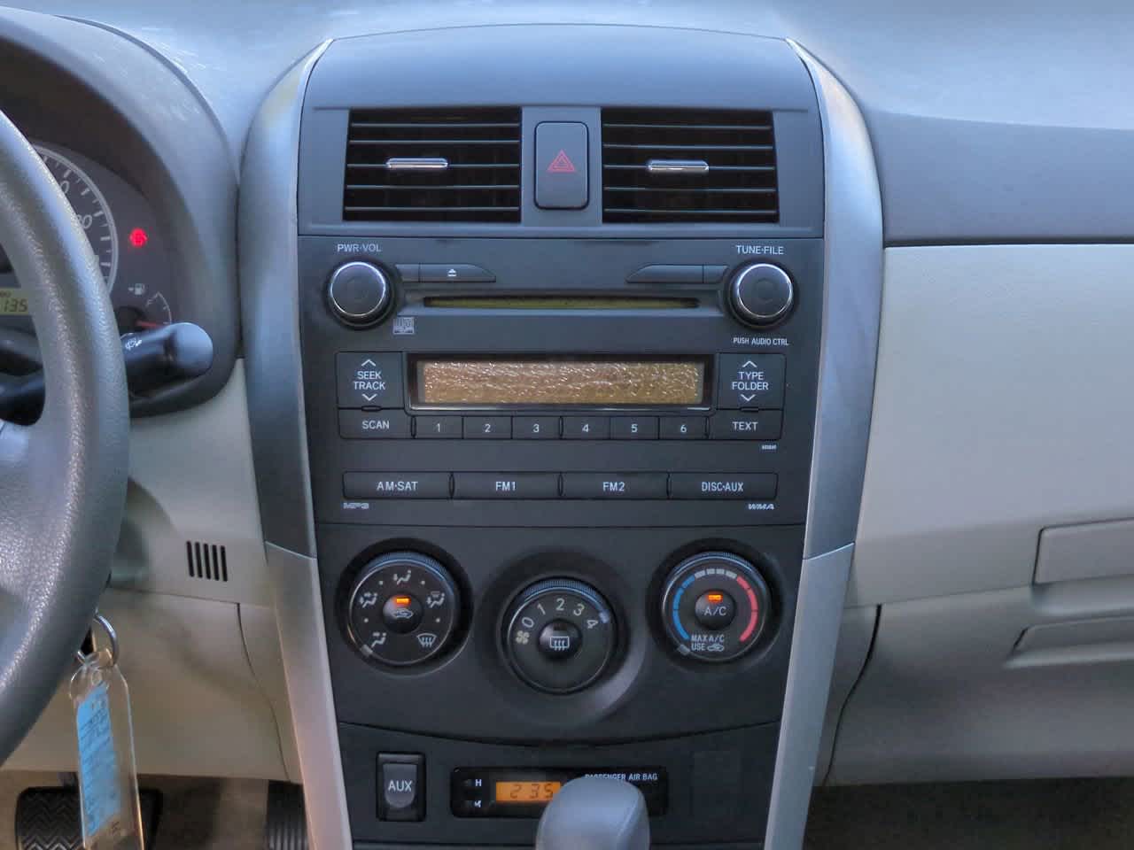 Thumbnail: 2010 Toyota Corolla - 17