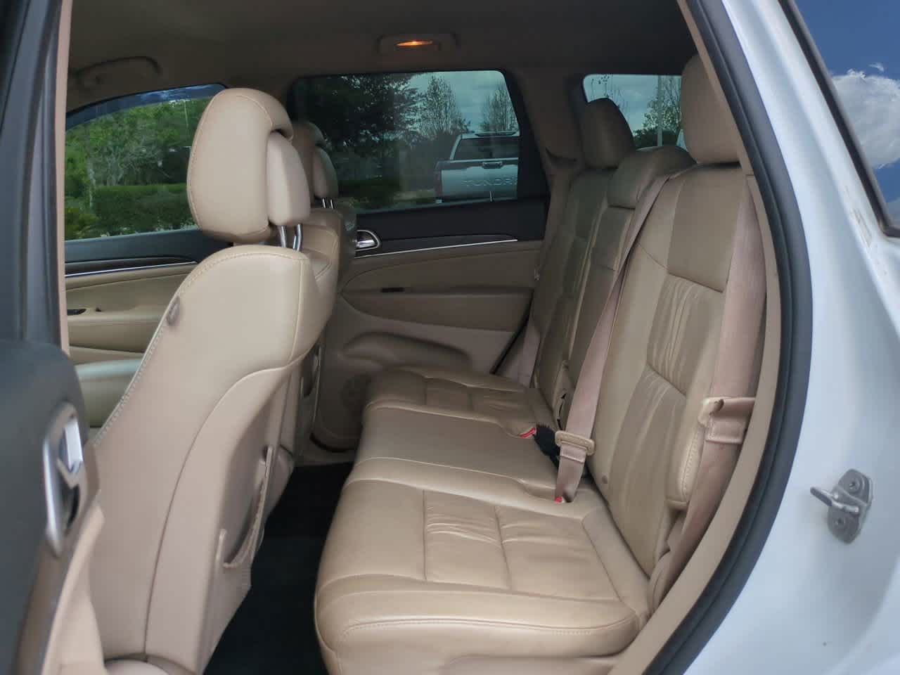 Thumbnail: 2015 Jeep Grand Cherokee - 13