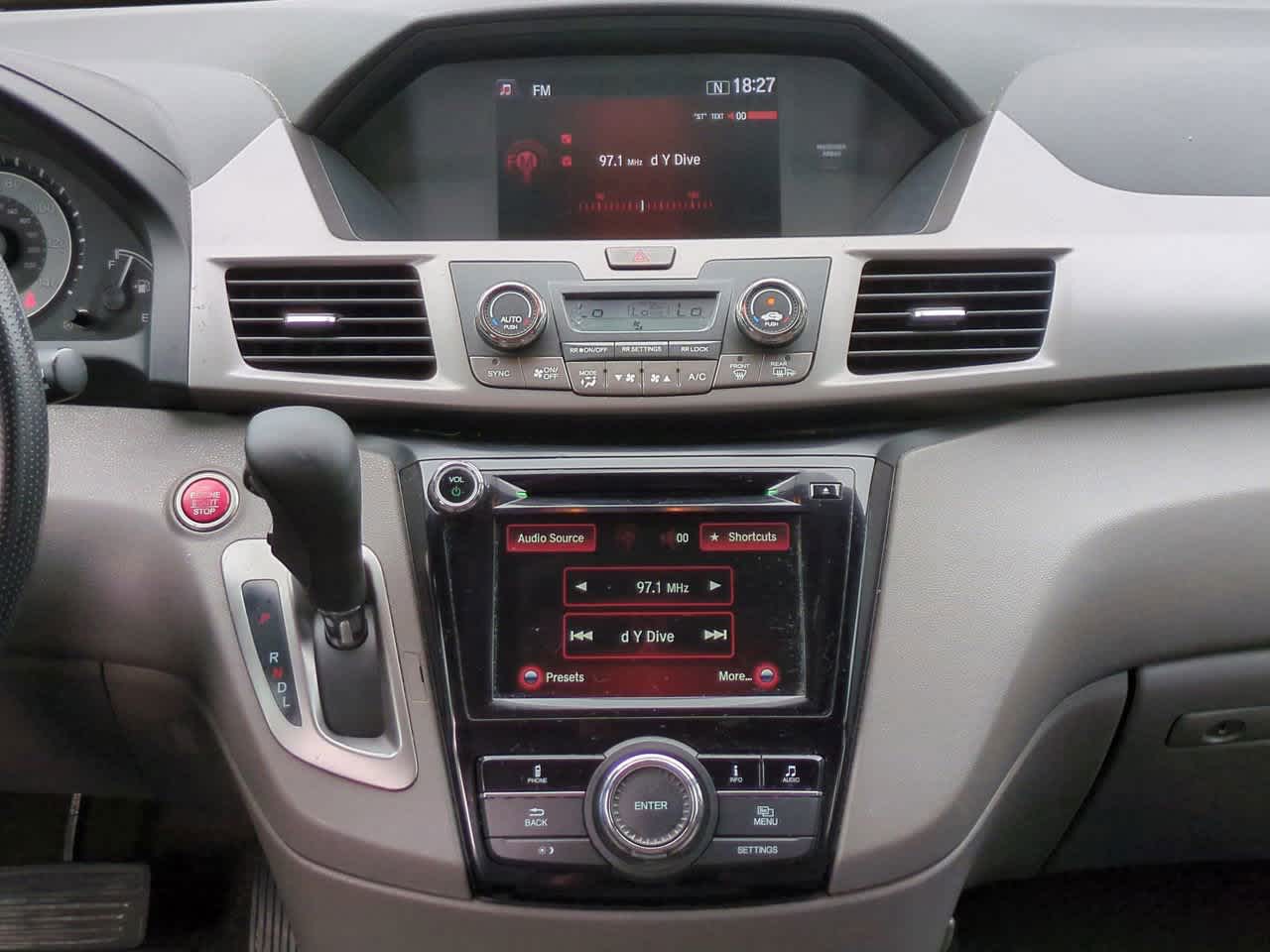 Thumbnail: 2015 Honda Odyssey - 18