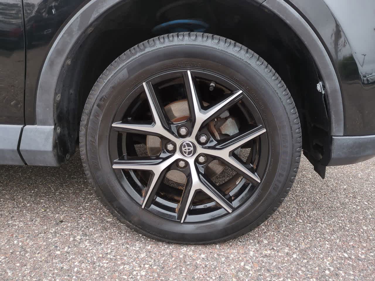 Thumbnail: 2017 Toyota RAV4 - 11