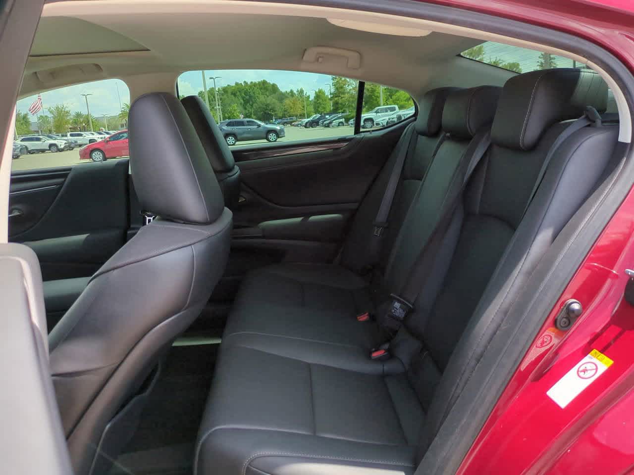 Thumbnail: 2019 Lexus ES - 13