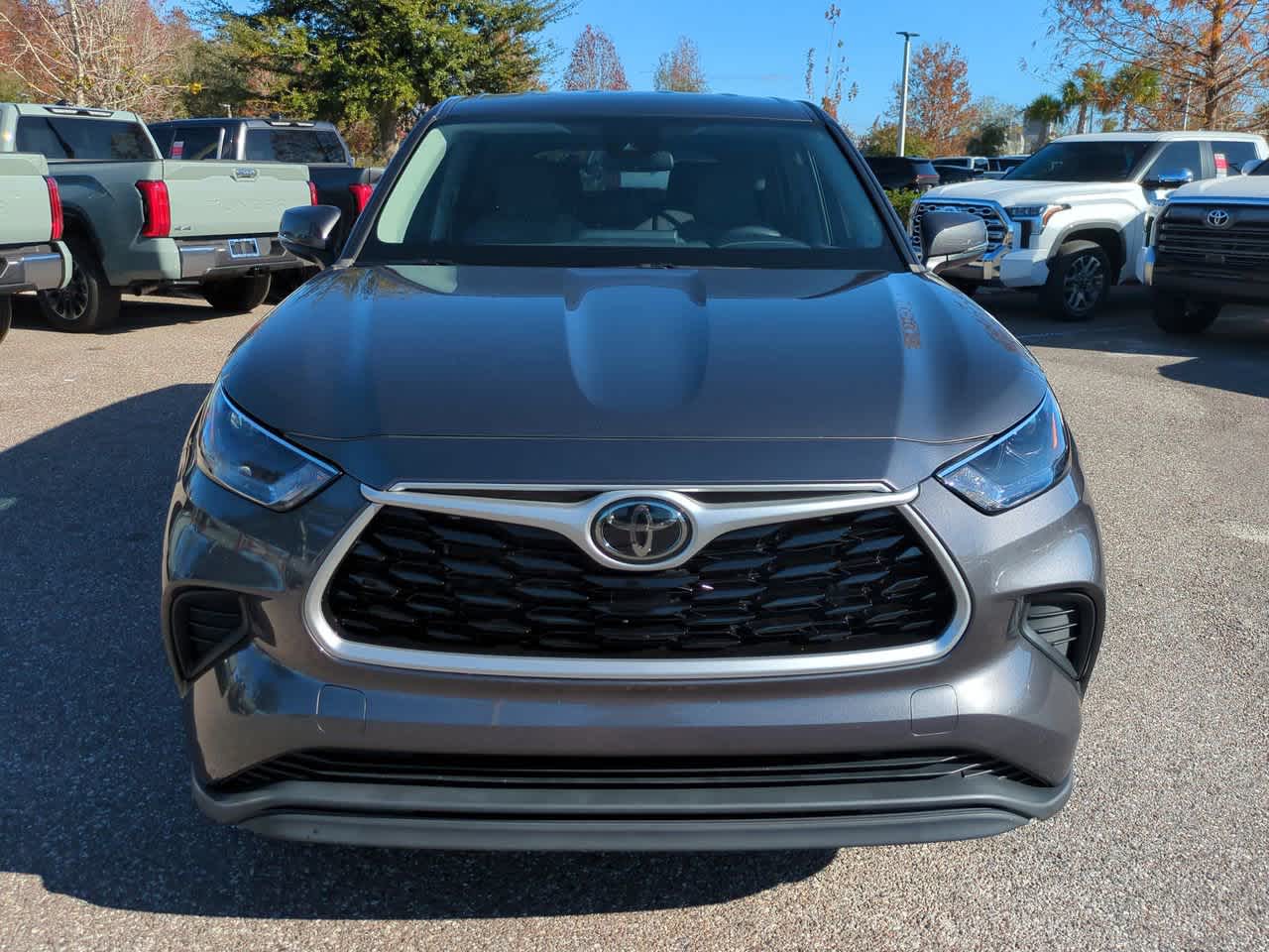 Thumbnail: 2022 Toyota Highlander - 9