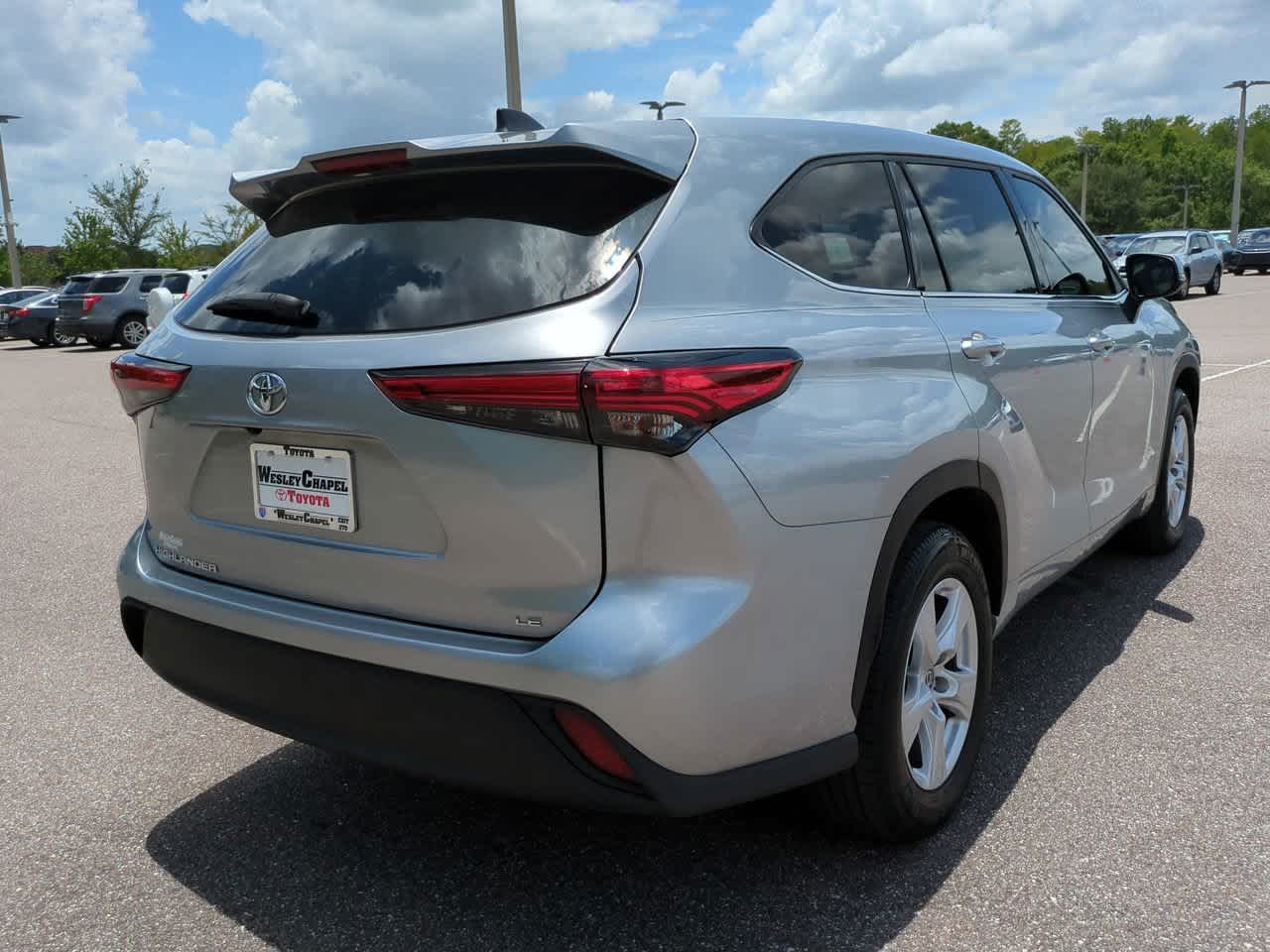 Thumbnail: 2022 Toyota Highlander - 6