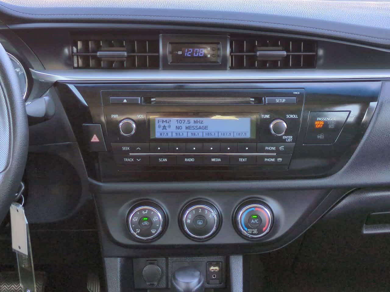 Thumbnail: 2015 Toyota Corolla - 17