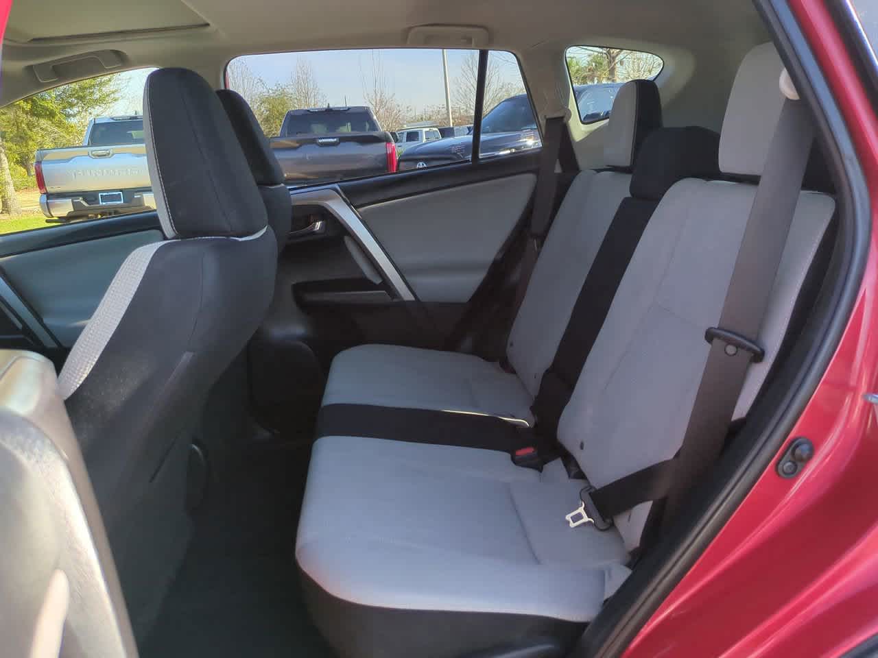 Thumbnail: 2016 Toyota RAV4 - 13