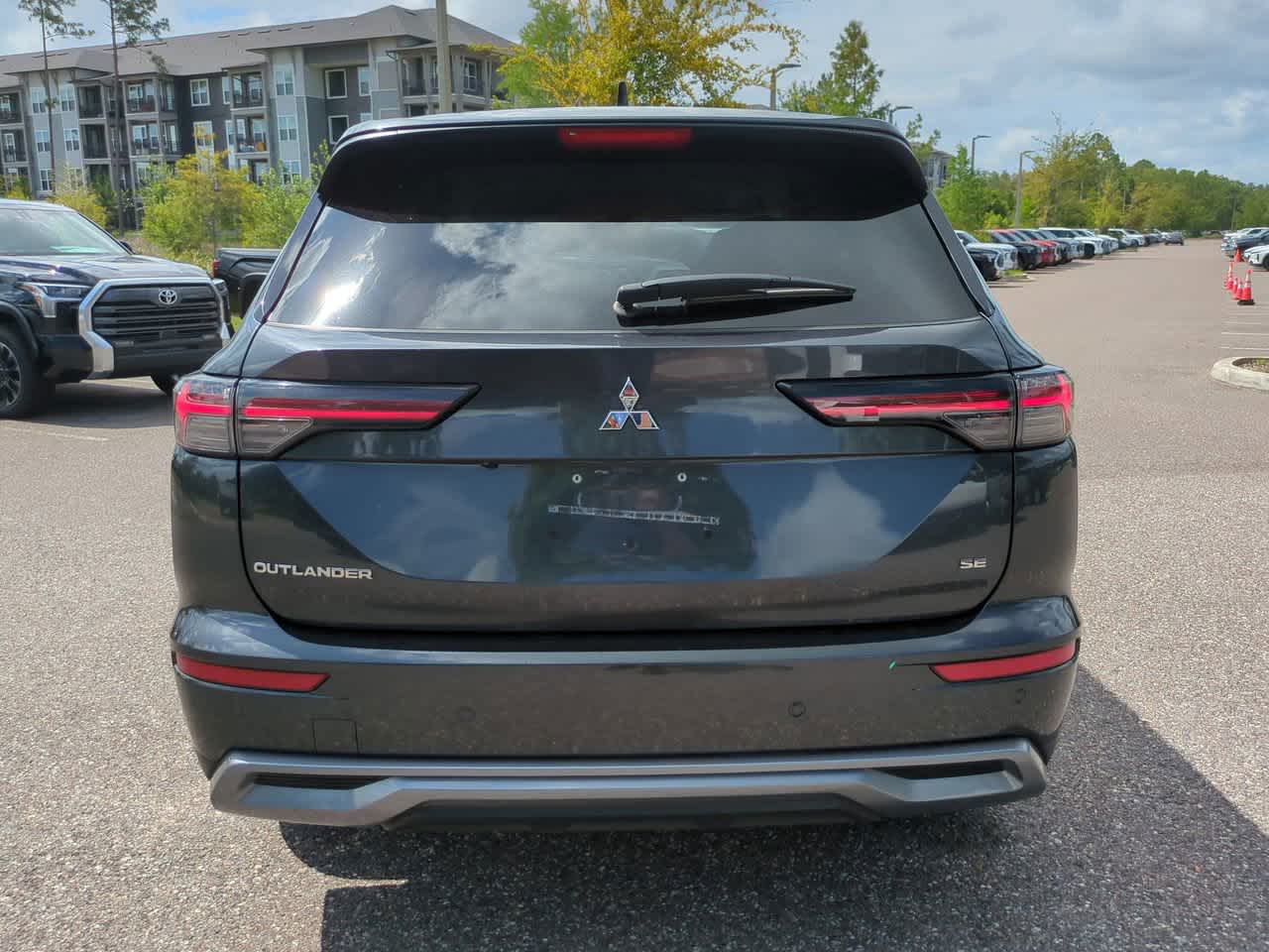 Thumbnail: 2025 Mitsubishi Outlander - 5