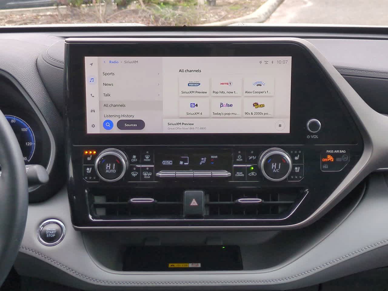 Thumbnail: 2023 Toyota Highlander - 18