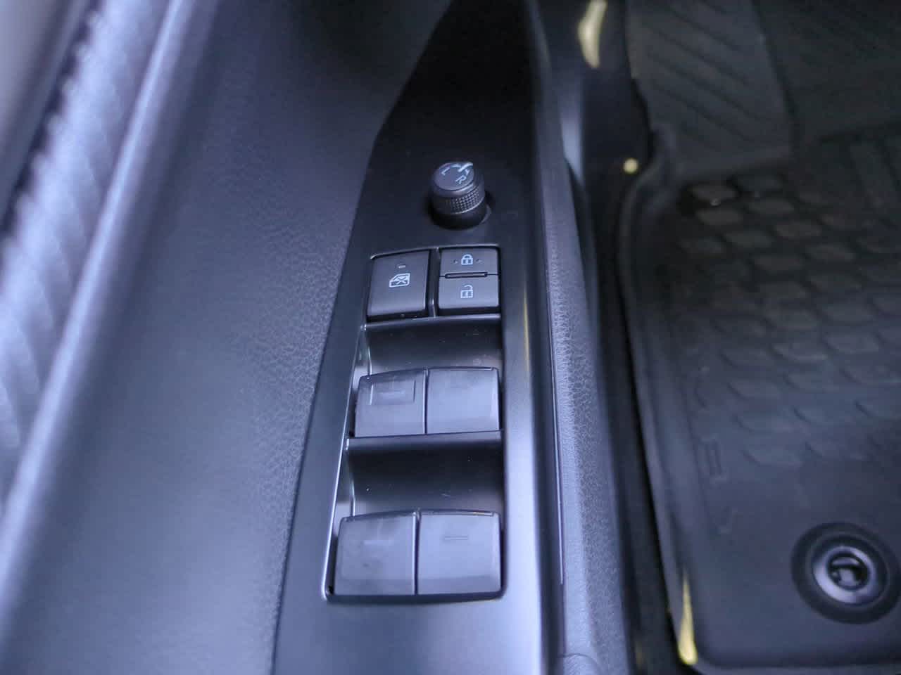 Thumbnail: 2025 Toyota Camry - 21