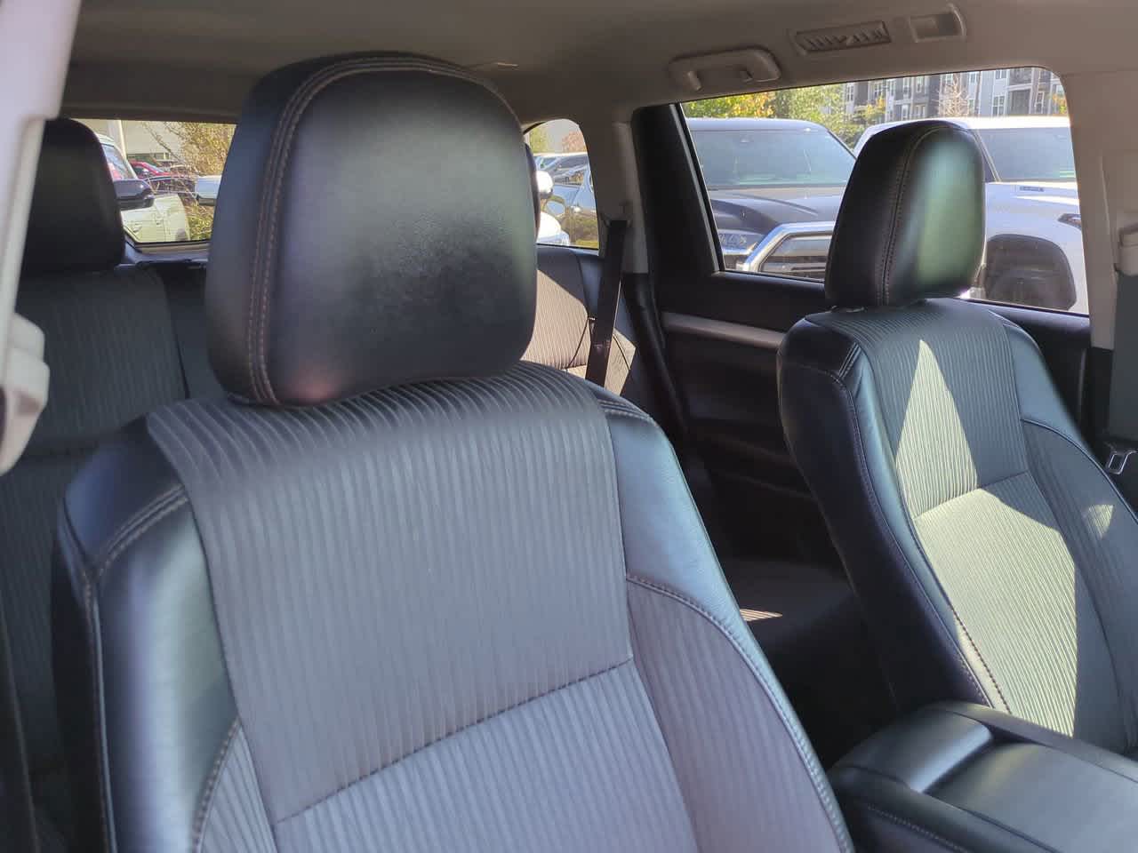 Thumbnail: 2019 Toyota Highlander - 7