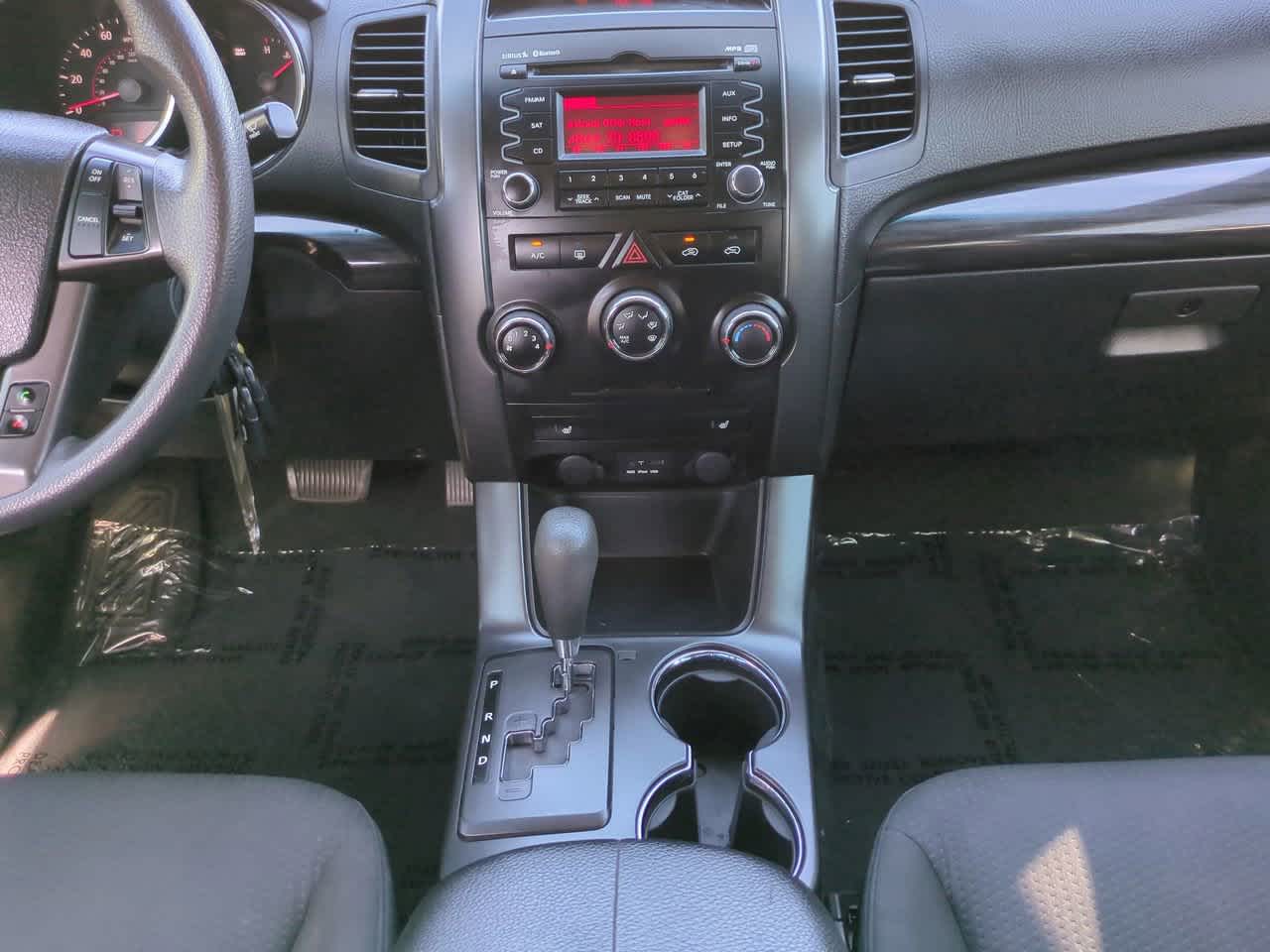 Thumbnail: 2011 Kia Sorento - 18