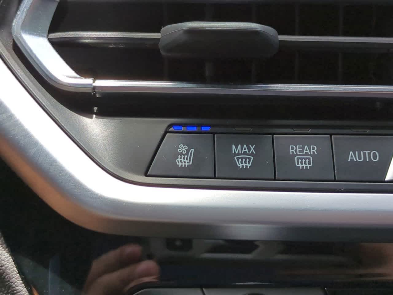 Thumbnail: 2022 BMW X4 - 23