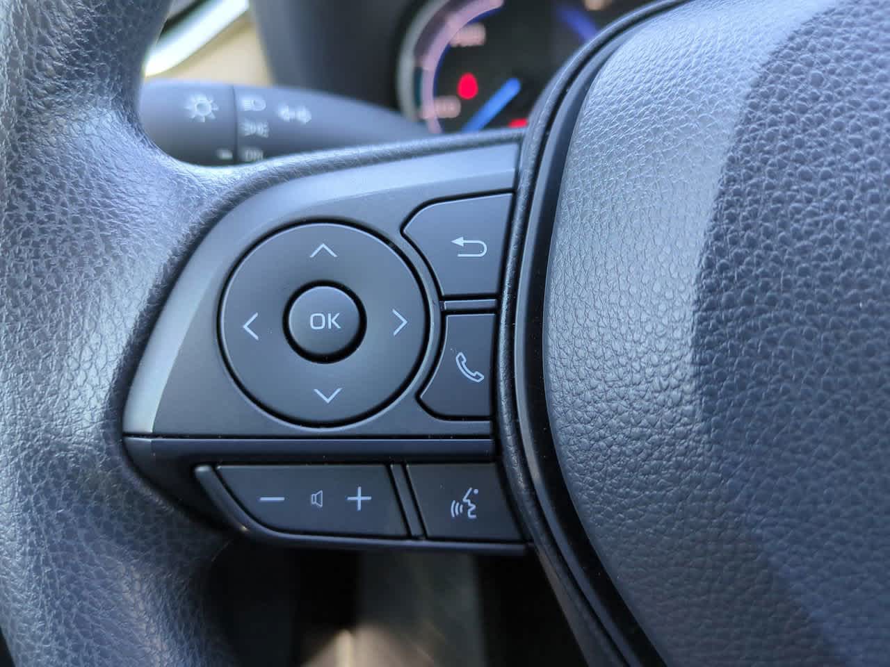 Thumbnail: 2025 Toyota RAV4 - 22