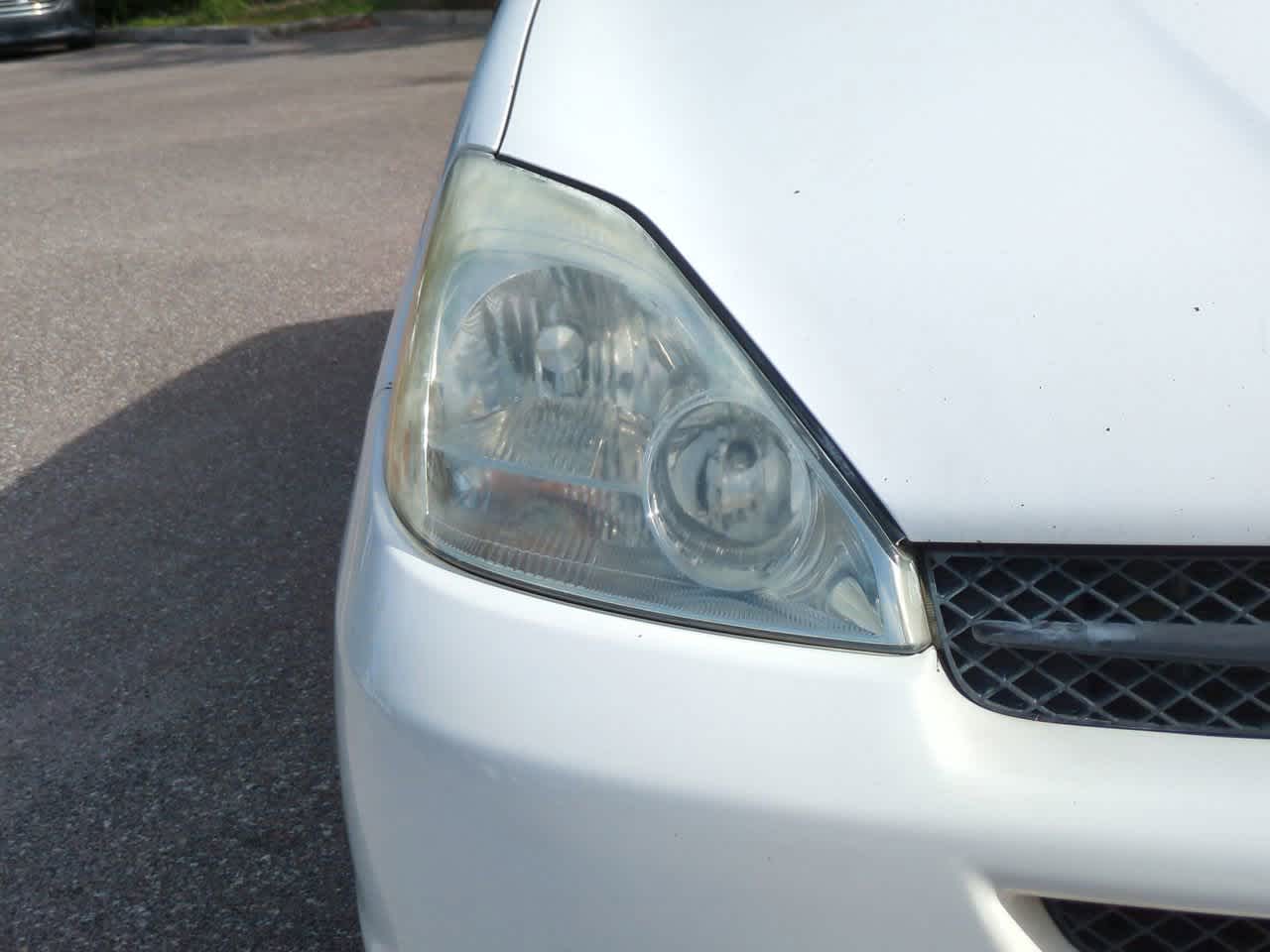 Thumbnail: 2004 Toyota Sienna - 10