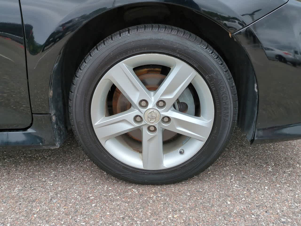 Thumbnail: 2013 Toyota Camry - 11