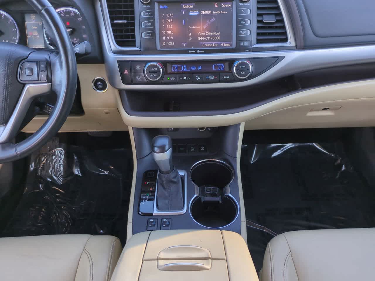 Thumbnail: 2015 Toyota Highlander - 18