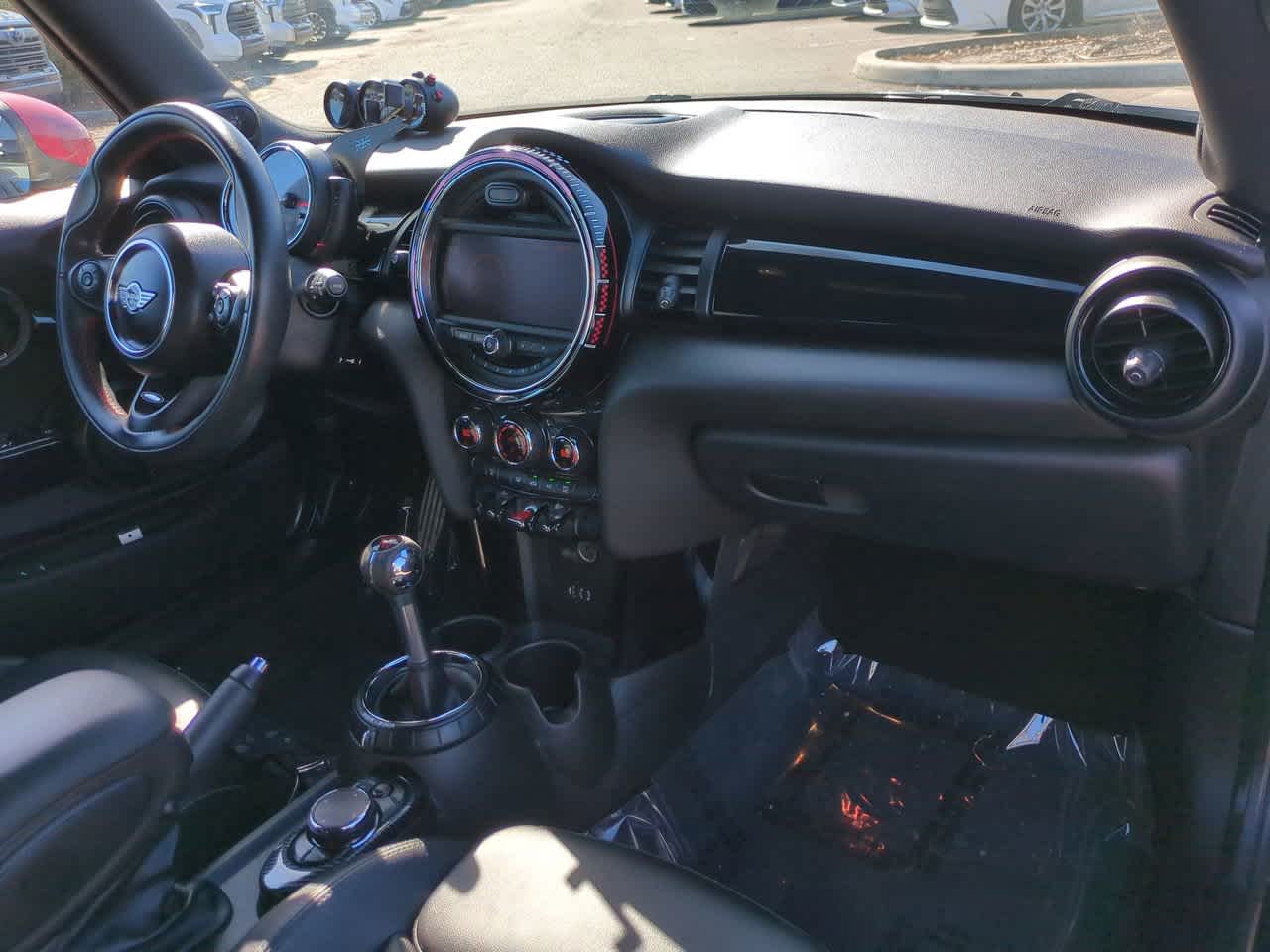 Thumbnail: 2017 MINI Cooper Hardtop - 15