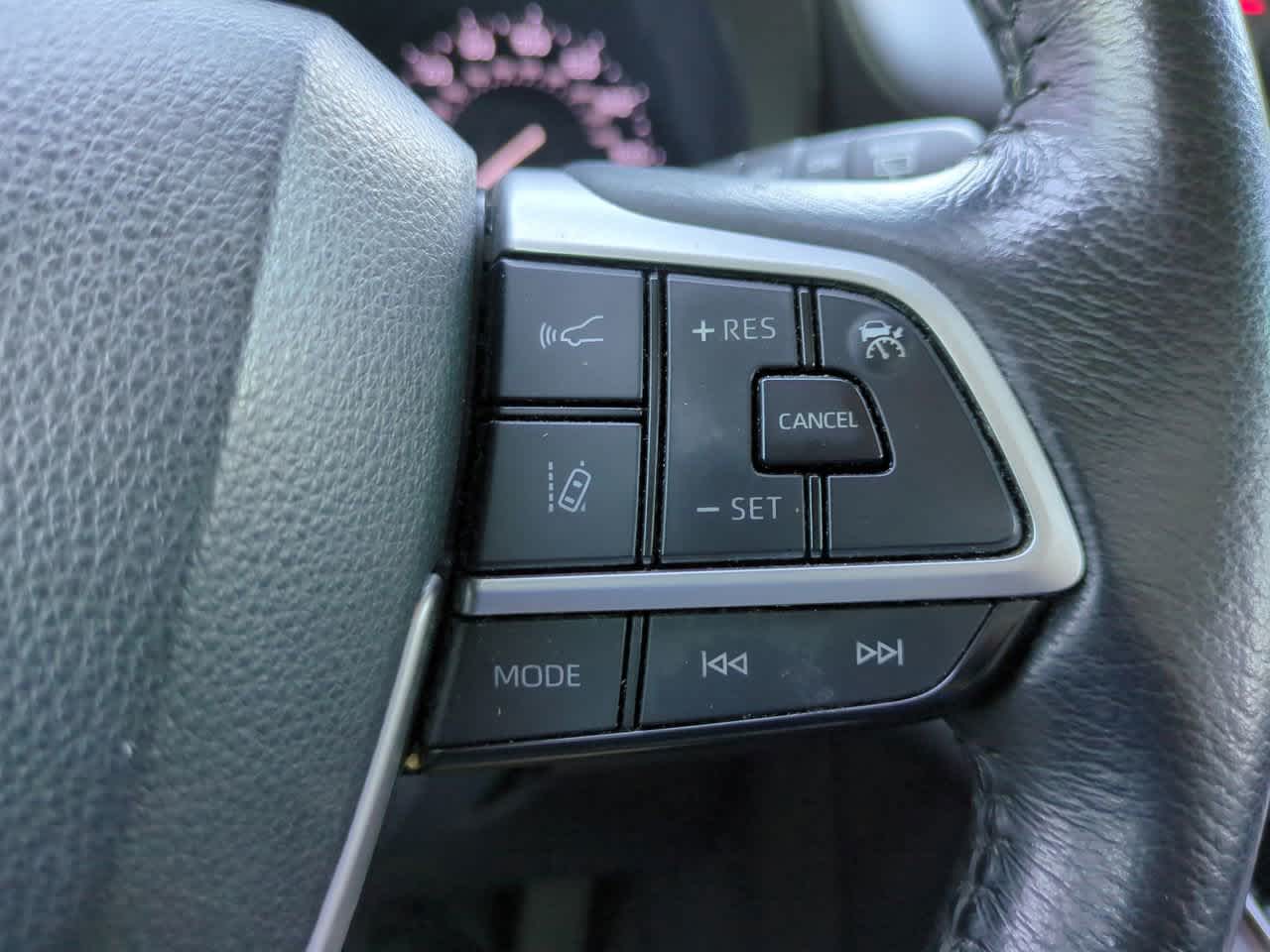 Thumbnail: 2021 Toyota Sienna - 22