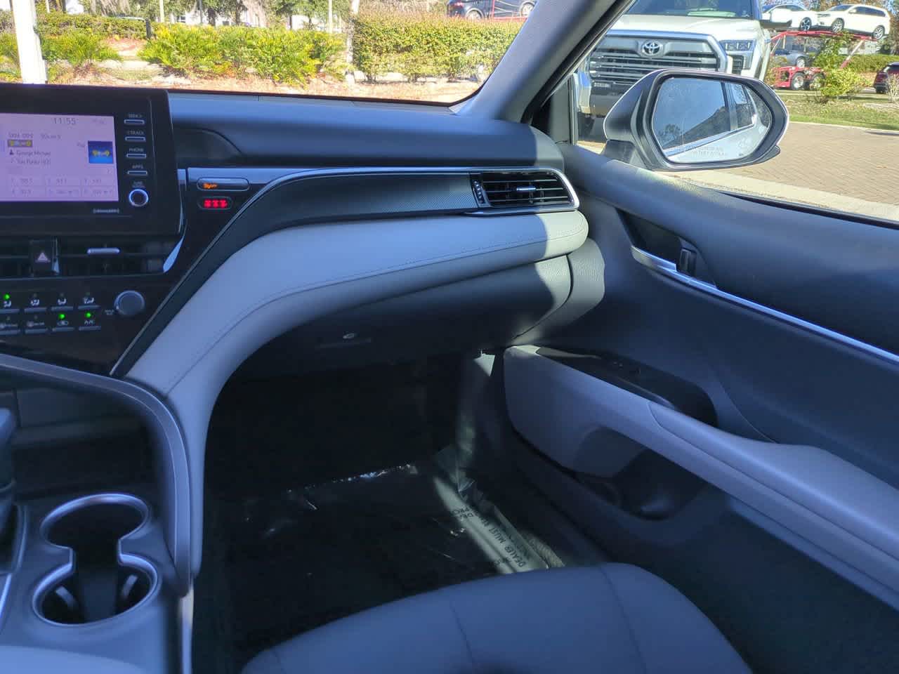 Thumbnail: 2021 Toyota Camry - 16