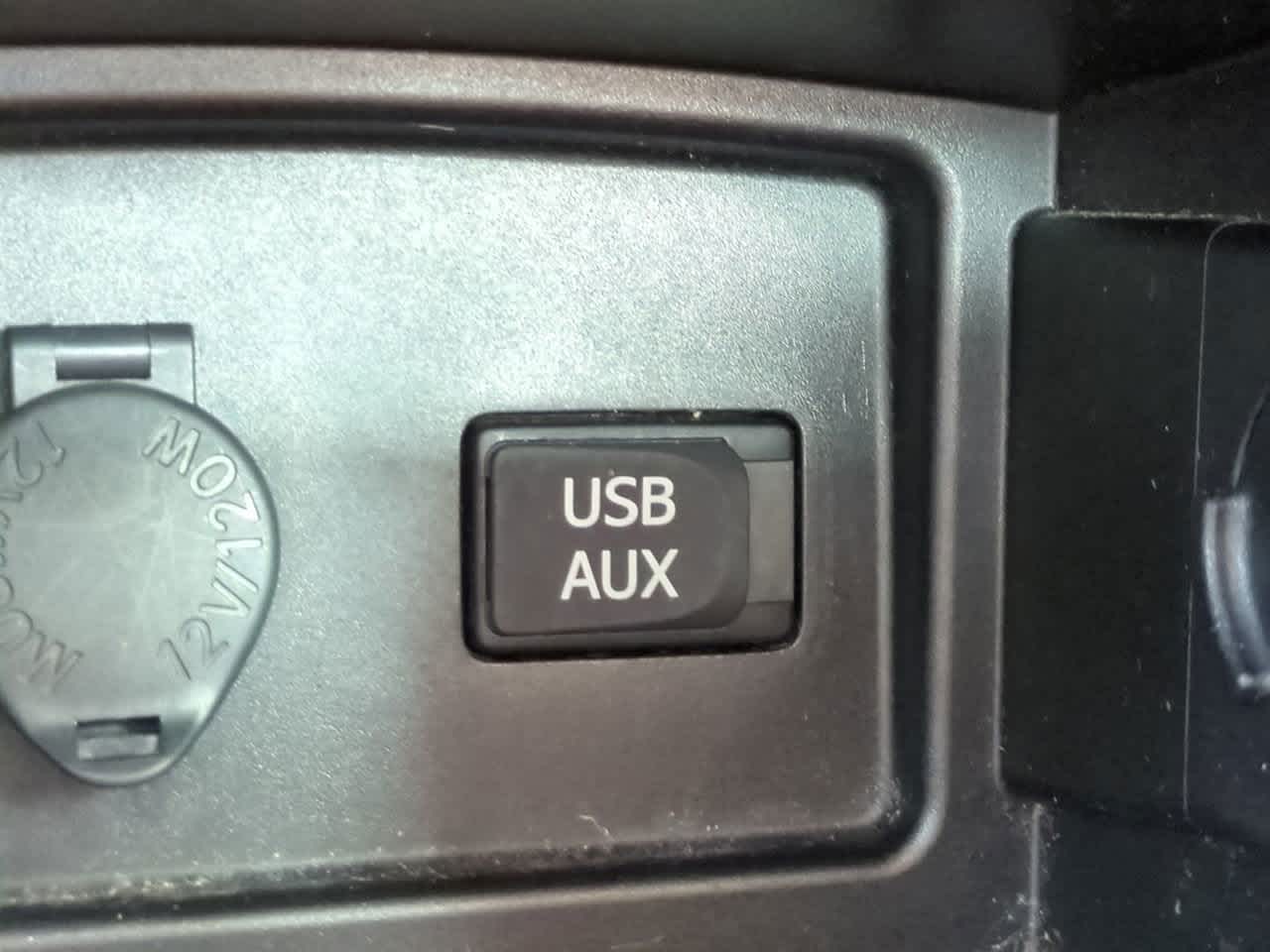Thumbnail: 2010 Toyota Camry - 21