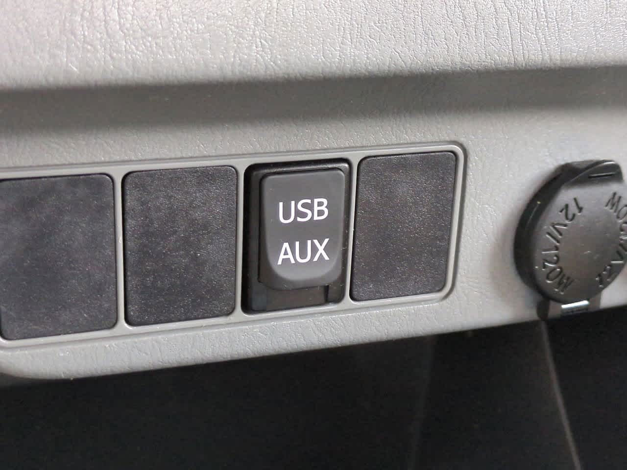 Thumbnail: 2013 Toyota Tacoma - 19