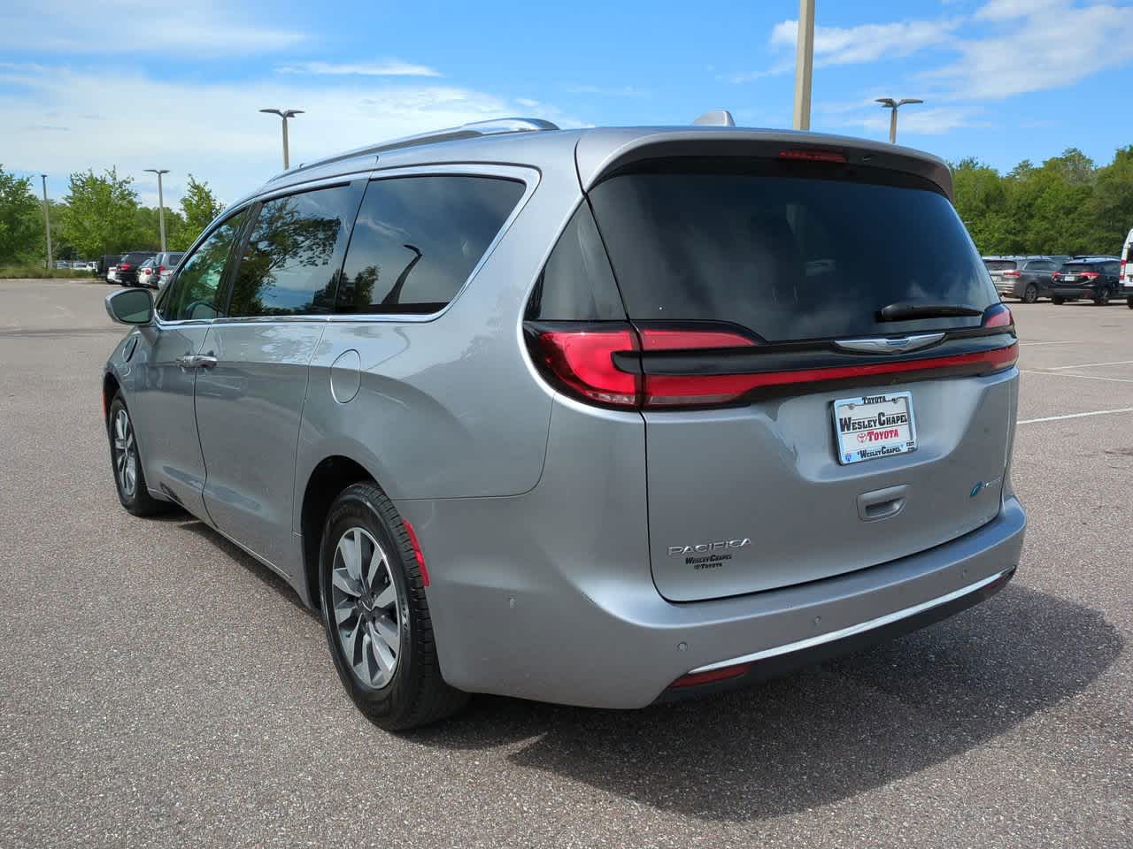 Thumbnail: 2021 Chrysler Pacifica - 4
