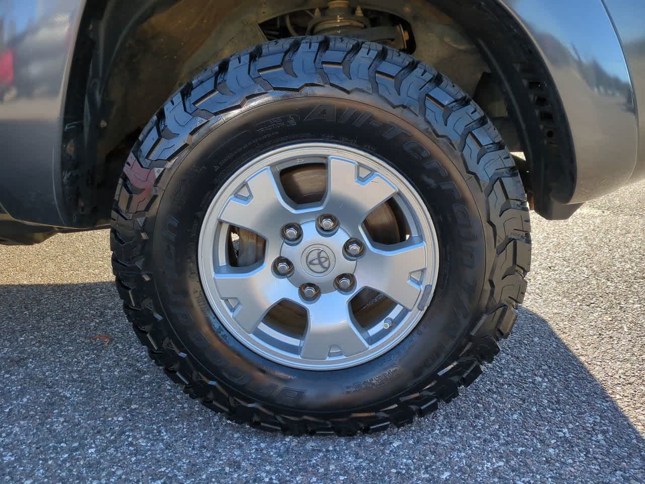 Thumbnail: 2010 Toyota Tacoma - 11