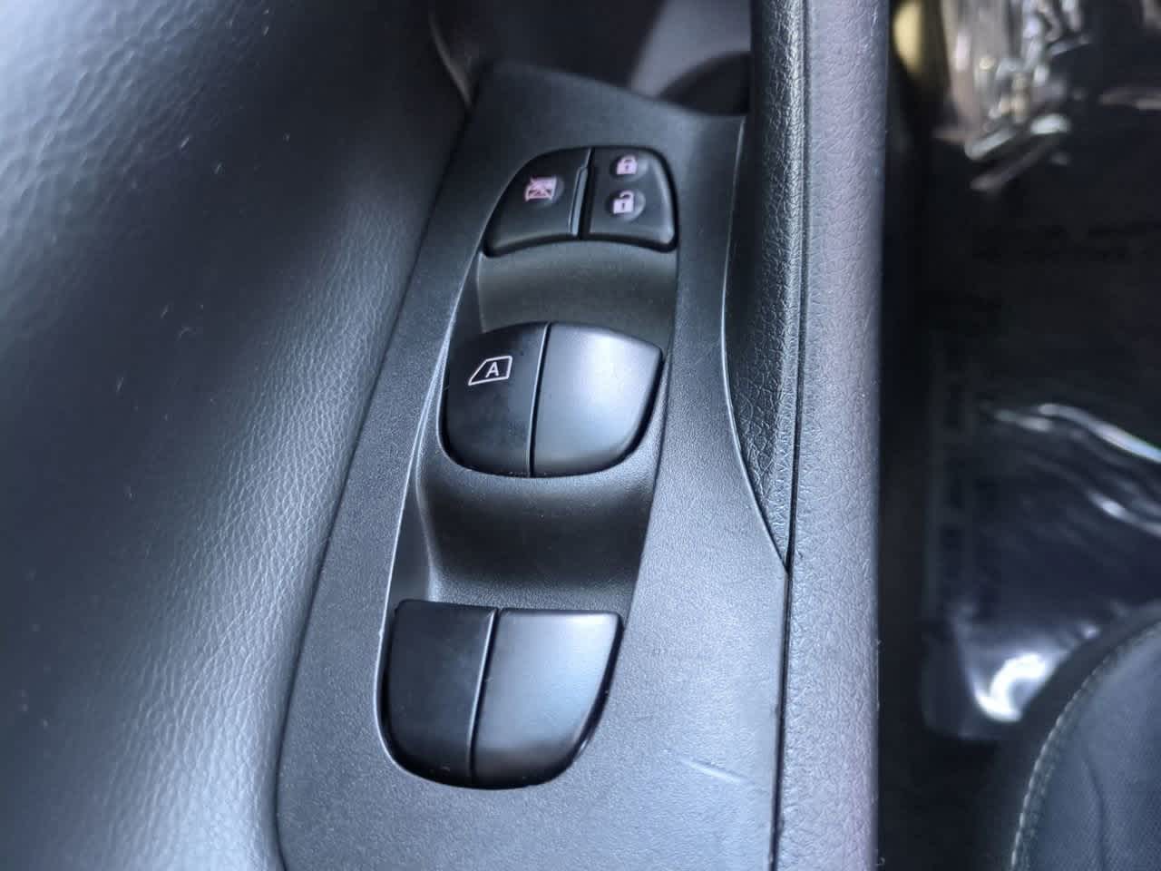 Thumbnail: 2017 Nissan Altima - 21