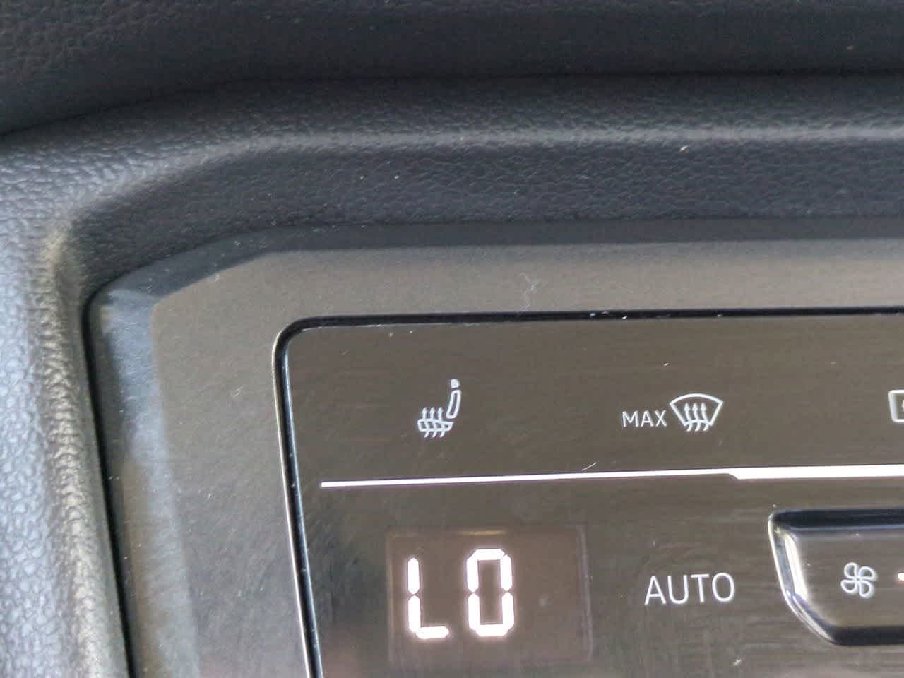 Thumbnail: 2023 Volkswagen Tiguan - 21