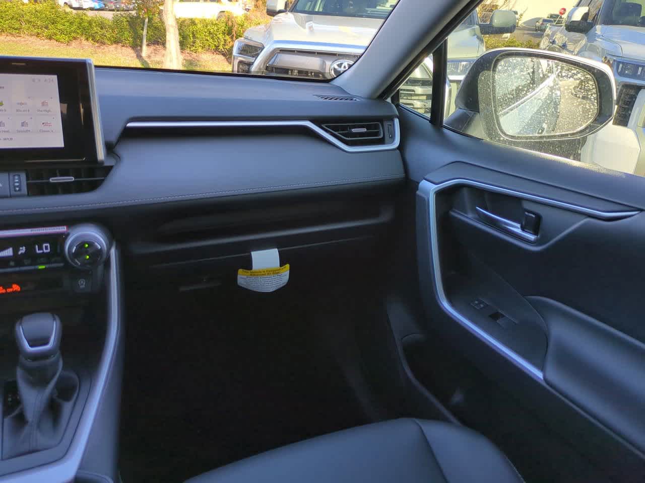 Thumbnail: 2025 Toyota RAV4 - 15