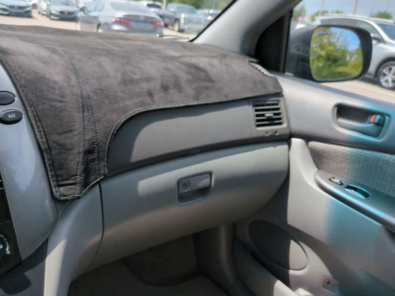 Thumbnail: 2008 Toyota Sienna - 11