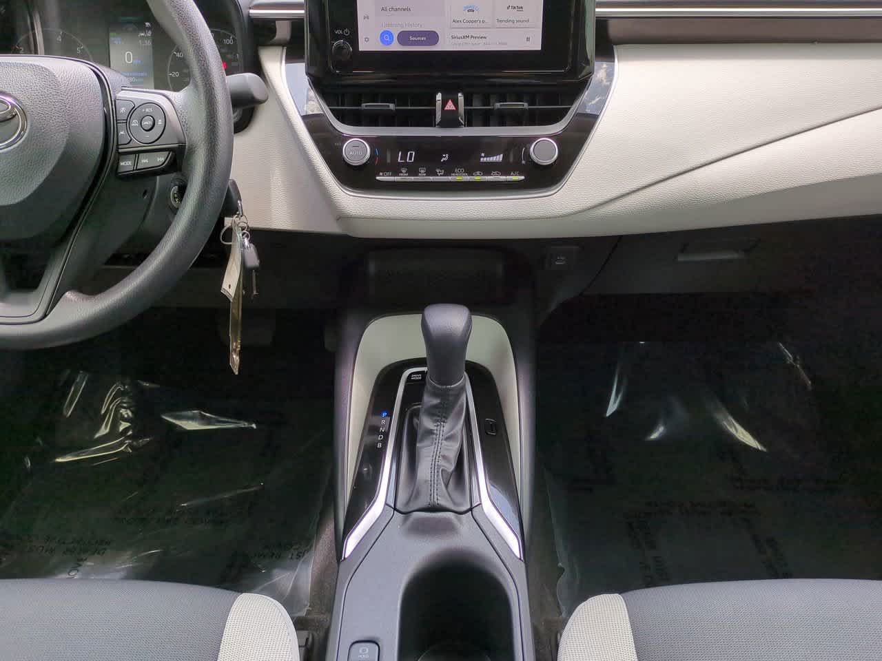 2025 Toyota Corolla LE 18
