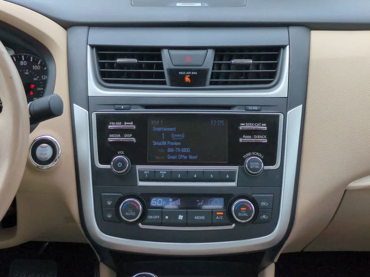 Thumbnail: 2016 Nissan Altima - 17