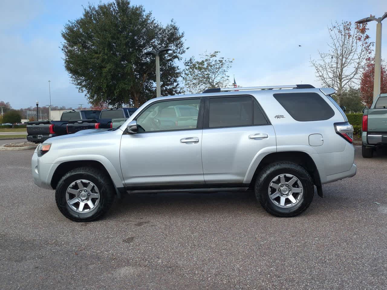Thumbnail: 2014 Toyota 4Runner - 3