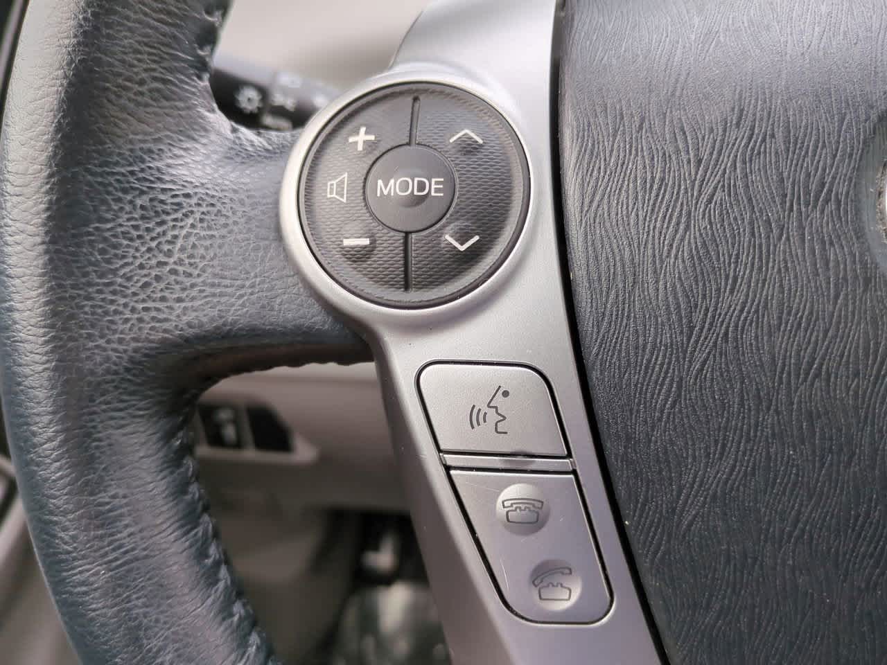 Thumbnail: 2015 Toyota Prius v - 23