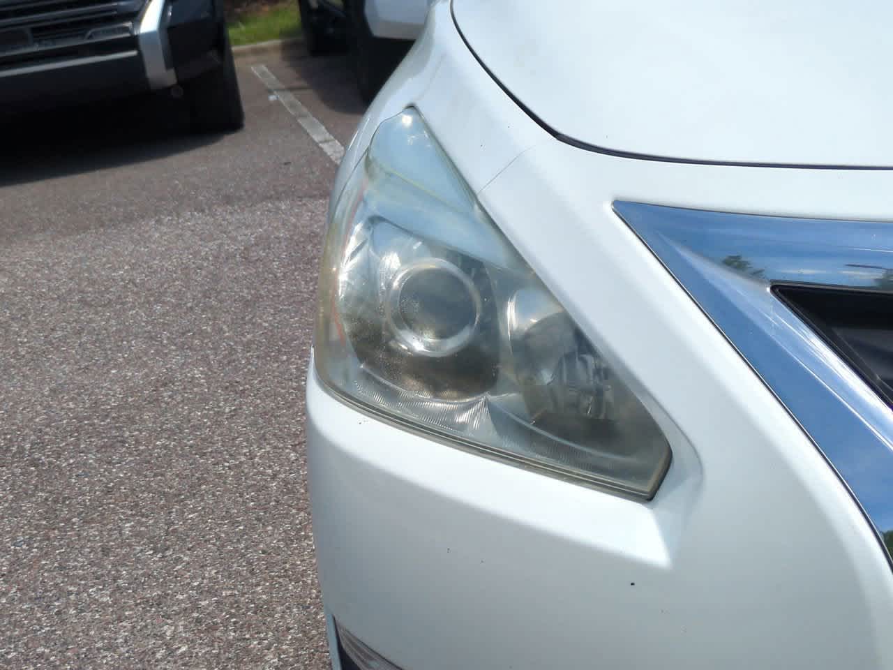 Thumbnail: 2015 Nissan Altima - 10