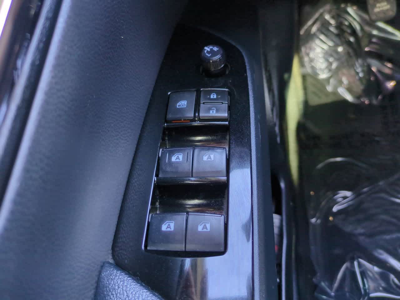 Thumbnail: 2018 Toyota Prius - 23