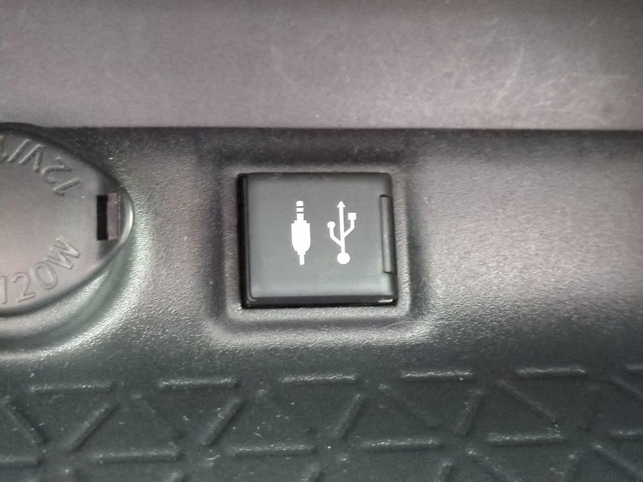 Thumbnail: 2019 Toyota RAV4 - 21