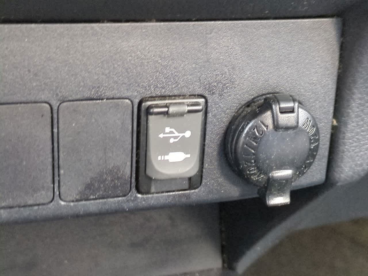 Thumbnail: 2014 Toyota RAV4 - 22