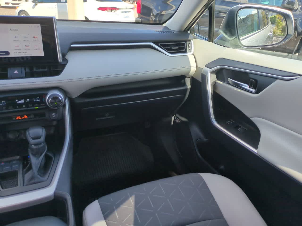 Thumbnail: 2025 Toyota RAV4 - 16