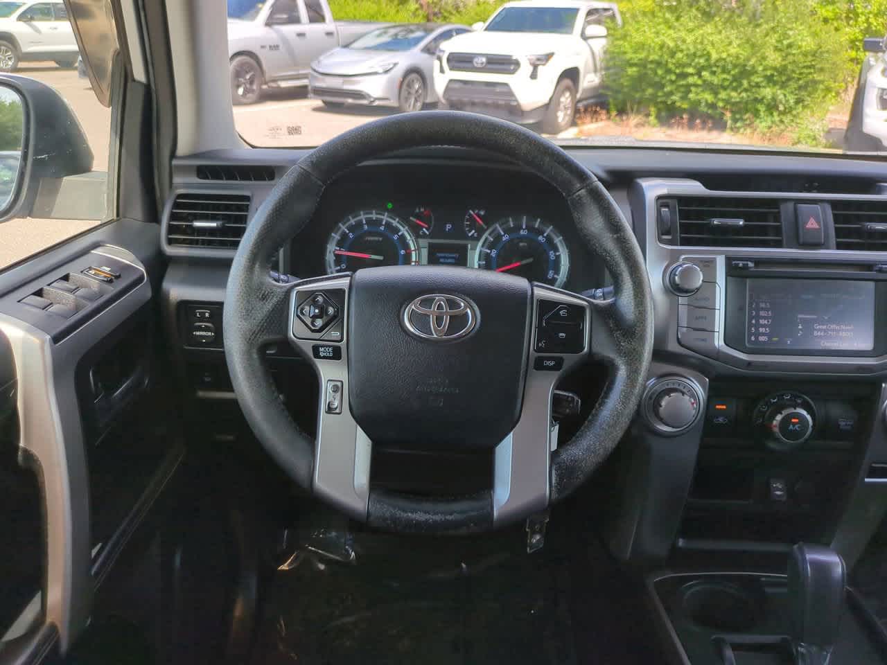 Thumbnail: 2014 Toyota 4Runner - 15