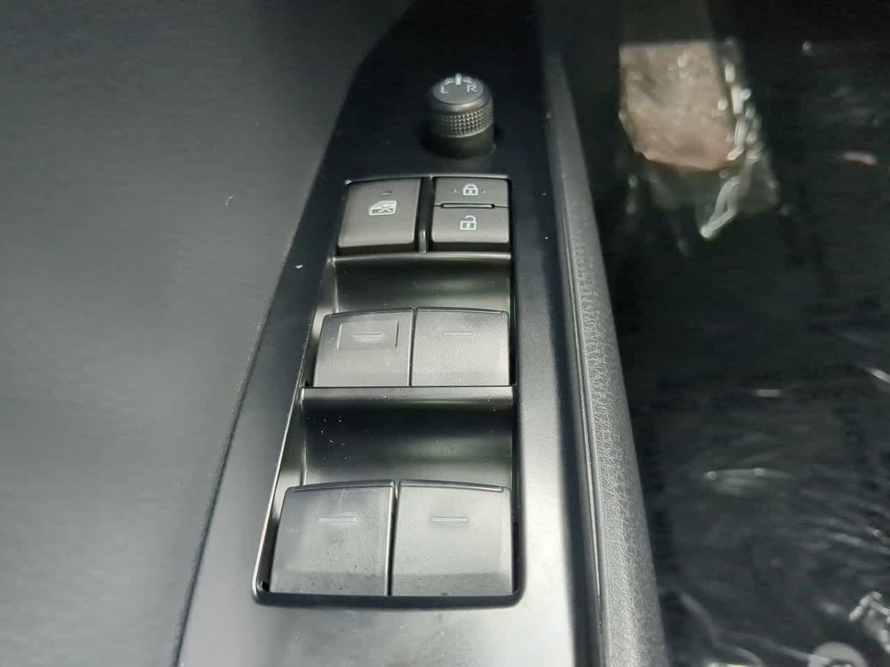 Thumbnail: 2025 Toyota Camry - 22