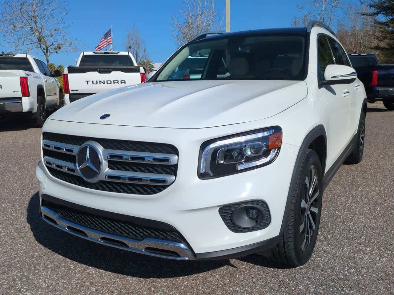 Thumbnail: 2023 Mercedes-Benz GLB - 2