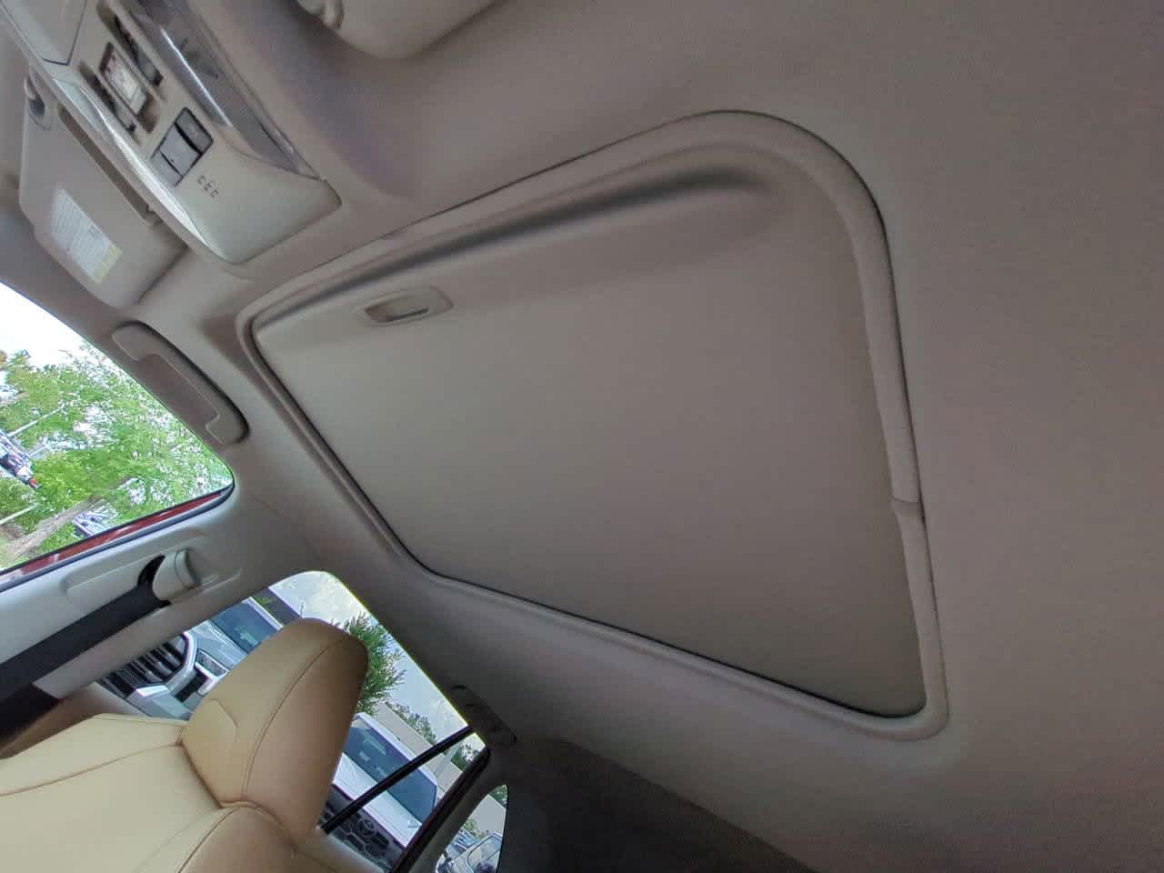 Thumbnail: 2019 Toyota RAV4 - 19