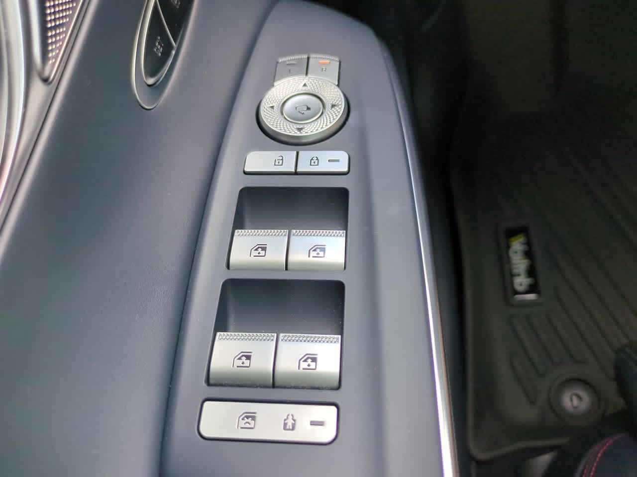 Thumbnail: 2023 Genesis GV70 - 24